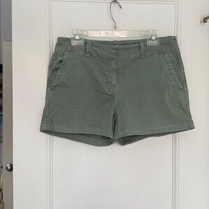 Vineyard Vines Women's Olive Cargo Shorts